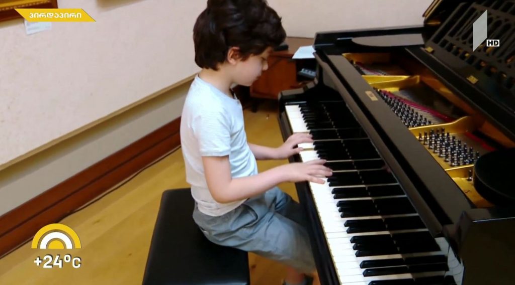 ცხრა წლის ვუნდერკინდი ცოტნე ზედგინიძე – იმპროვიზაცია