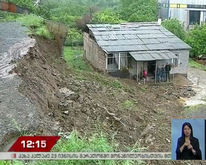 ძლიერმა წვიმამ თბილისის ზოგიერთ რაიონს პრობლემები შეუქმნა