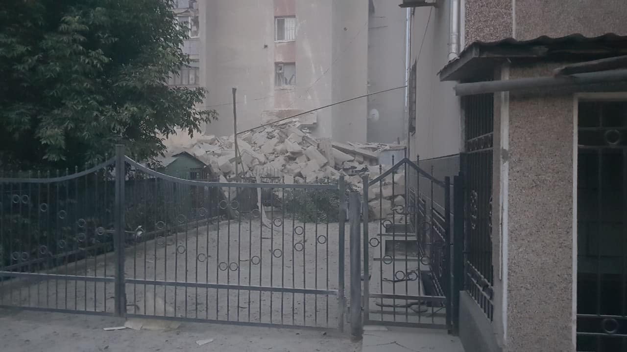 მოლდოვაში ცხრასართულიანი საცხოვრებელი კორპუსის ნაწილი ჩამოინგრა
