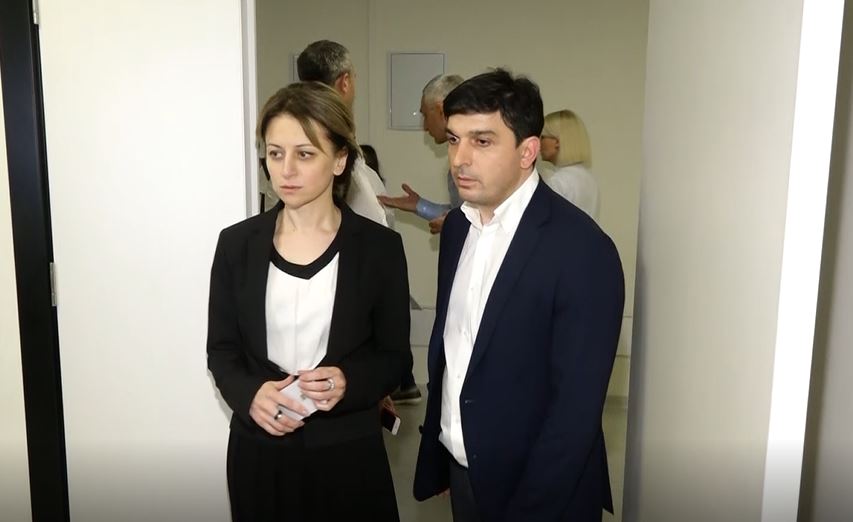 აქციაზე დაშავებული პოლიციელები ჯანდაცვის მინისტრმა და შს მინისტრის მოადგილემ მოინახულეს