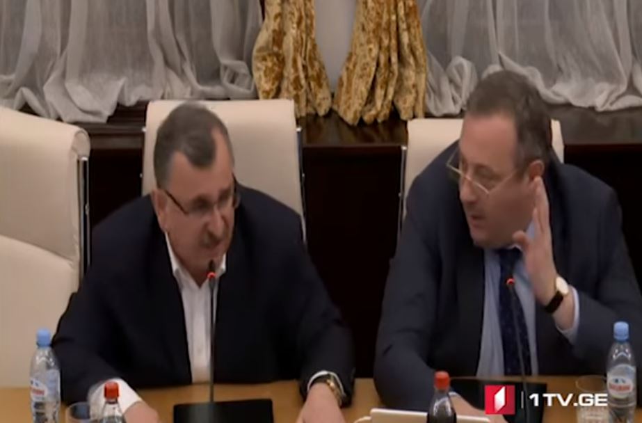 აკაკი ზოიძემ რომან გოცირიძეს მიმართა - მორალზე ნუ ლაპარაკობთ, თქვენ ახალგაზრდები გაუშვით სასაკლაოზე [ვიდეო]