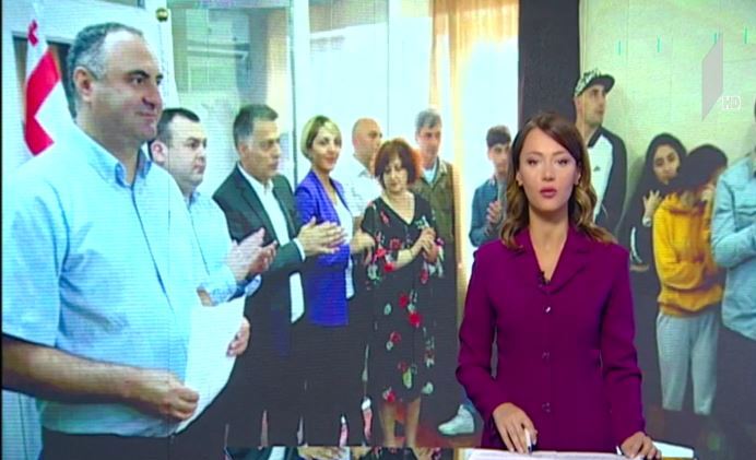 10 დევნილ ოჯახს ბათუმში ბინა გადაეცა