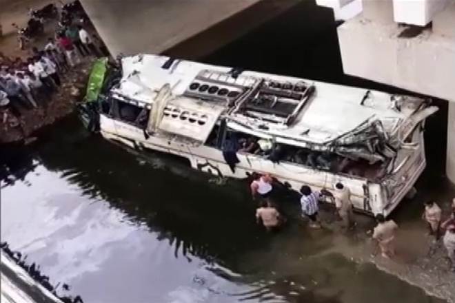 ინდოეთში ავტობუსის არხში გადავარდნას 29 ადამიანი ემსხვერპლა