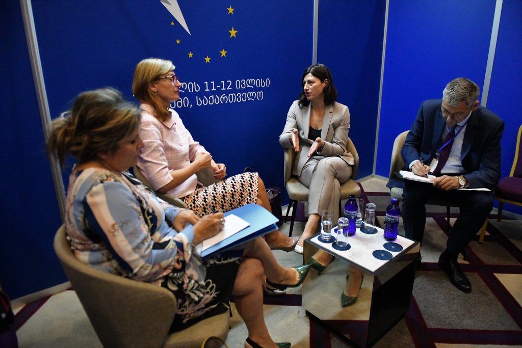 სოფიო ქაცარავამ ბულგარეთის ვიცე-პრემიერთან, საგარეო საქმეთა მინისტრთან, ეკატერინა ზაჰარიევასთან შეხვედრა გამართა