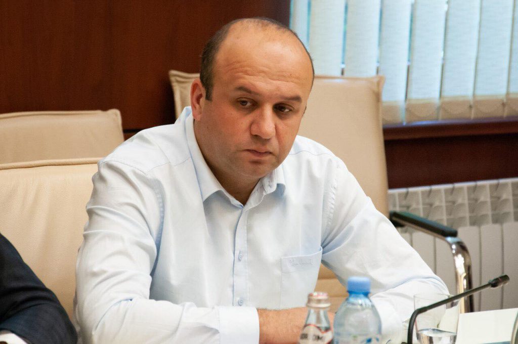 ირაკლი ბონდარენკოს თქმით, ანა დოლიძისა და ნაზი ჯანეზაშვილის ქმედება შესაძლოა, სისხლისსამართლებრივ დანაშაულის ნიშნებს შეიცავდეს