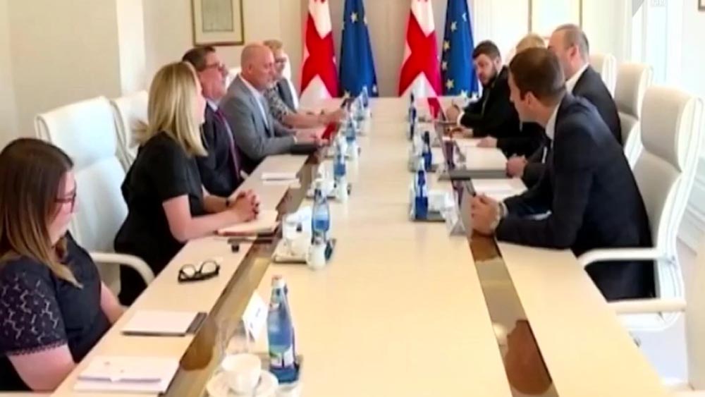 პრემიერი „ენბისი უნივერსალის“ წარმომადგენლებს შეხვდა