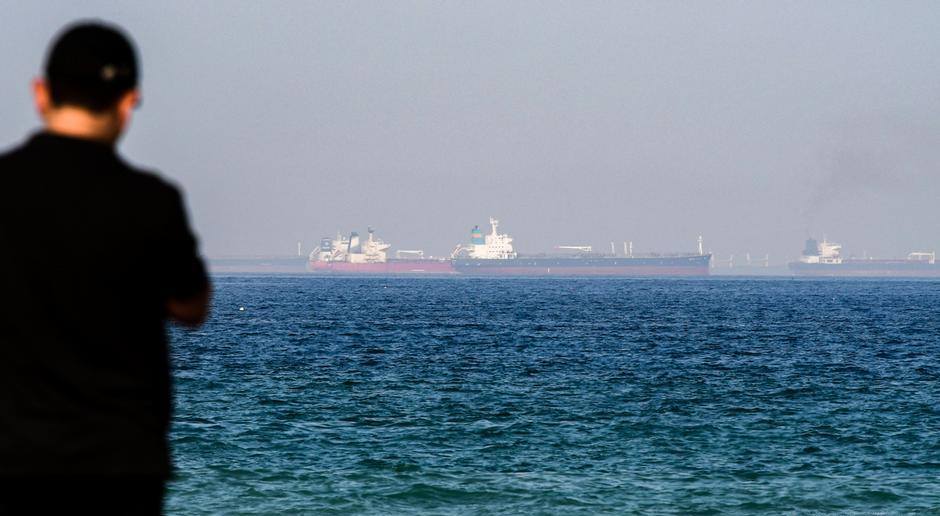 ირანმა სპარსეთის ყურეში ნავთობტანკერი დააკავა