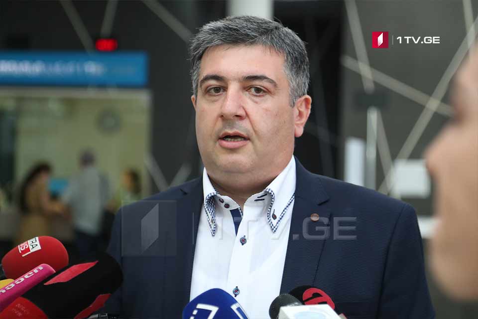 ირაკლი ოქრუაშვილის ადვოკატი - შეთანხმების მიხედვით დასტურდება, რომ „რუსთავი 2“-ის წილი შეძენილი იყო ირაკლი ოქრუაშვილის მიერ, ქიბარ ხალვაშის სახელით