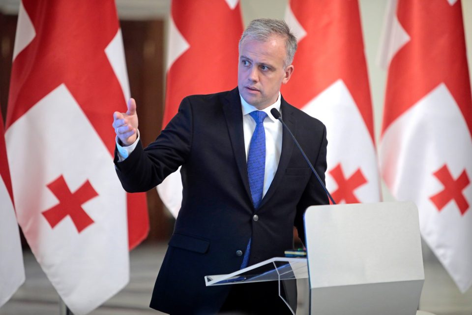 პარლამენტში კვლევითი ცენტრი შეიქმნა, რომელსაც გიორგი ხელაშვილი უხელმძღვანელებს