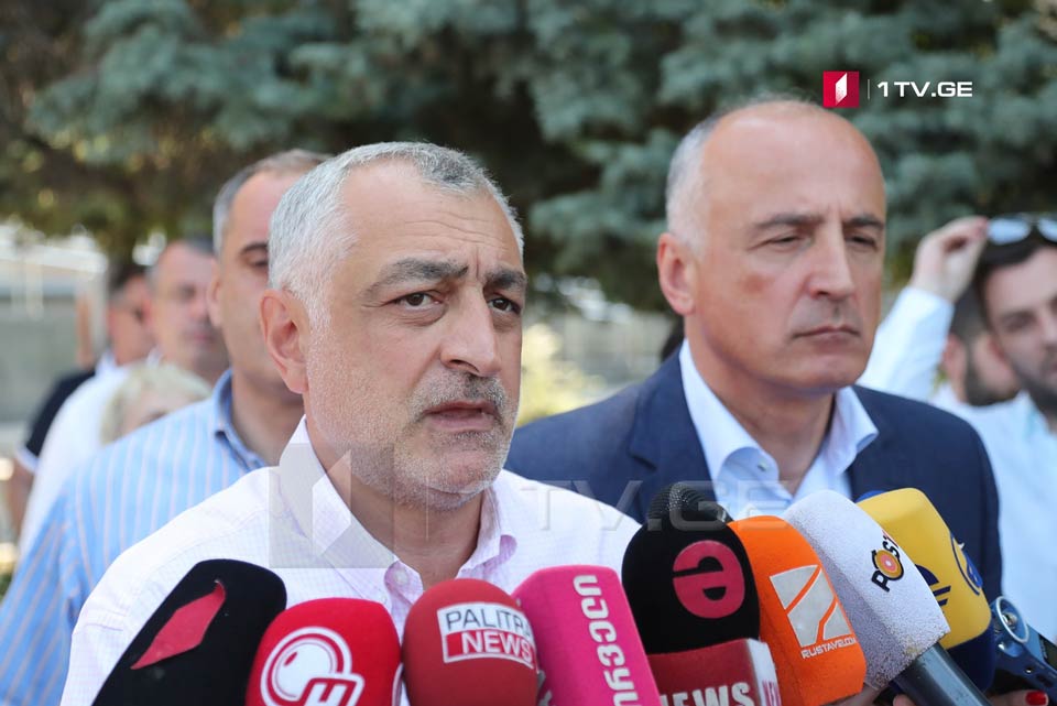 მამუკა ხაზარაძე ანაკლიის პორტის თემაზე ბიძინა ივანიშვილს ტელედებატებს სთავაზობს