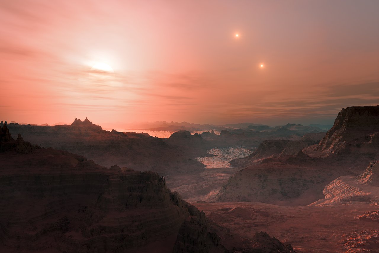 აღმოჩენილია უცნაური კლდოვანი პლანეტა, რომლის ცაშიც სამი მზე ანათებს