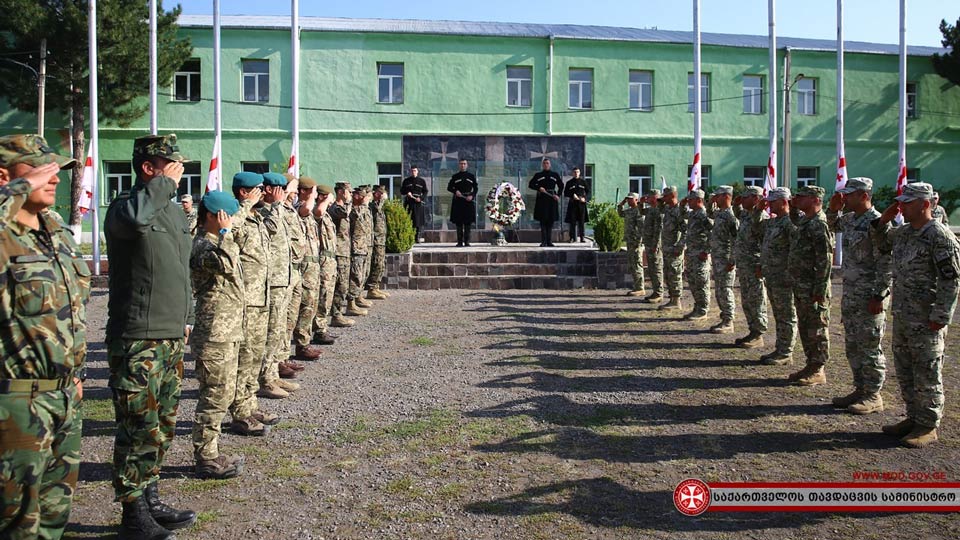 სწავლების Agile Spirit 2019 მონაწილე სამხედროებმა აგვისტოს ომში დაღუპულ გმირებს პატივი მიაგეს