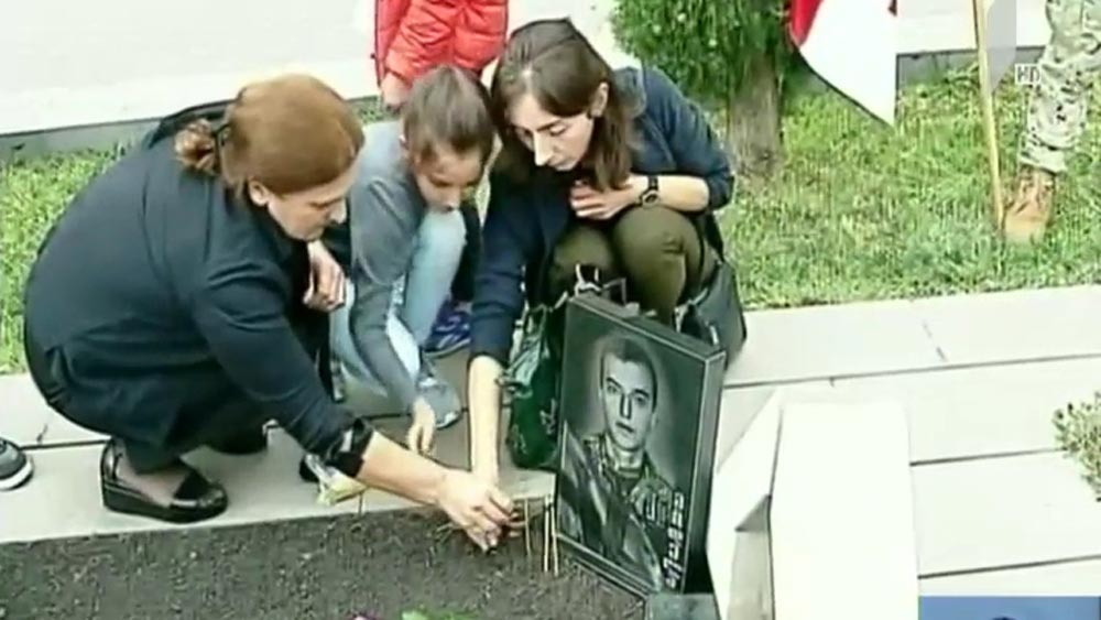 დაღუპულების გახსენება მუხათგვერდის სასაფლაოზე