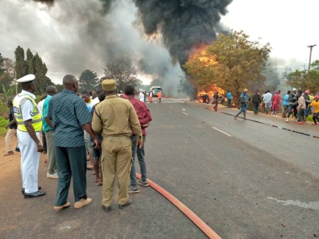 ტანზანიაში ავტოცისტერნა აფეთქდა, დაღუპულია 57 ადამიანი