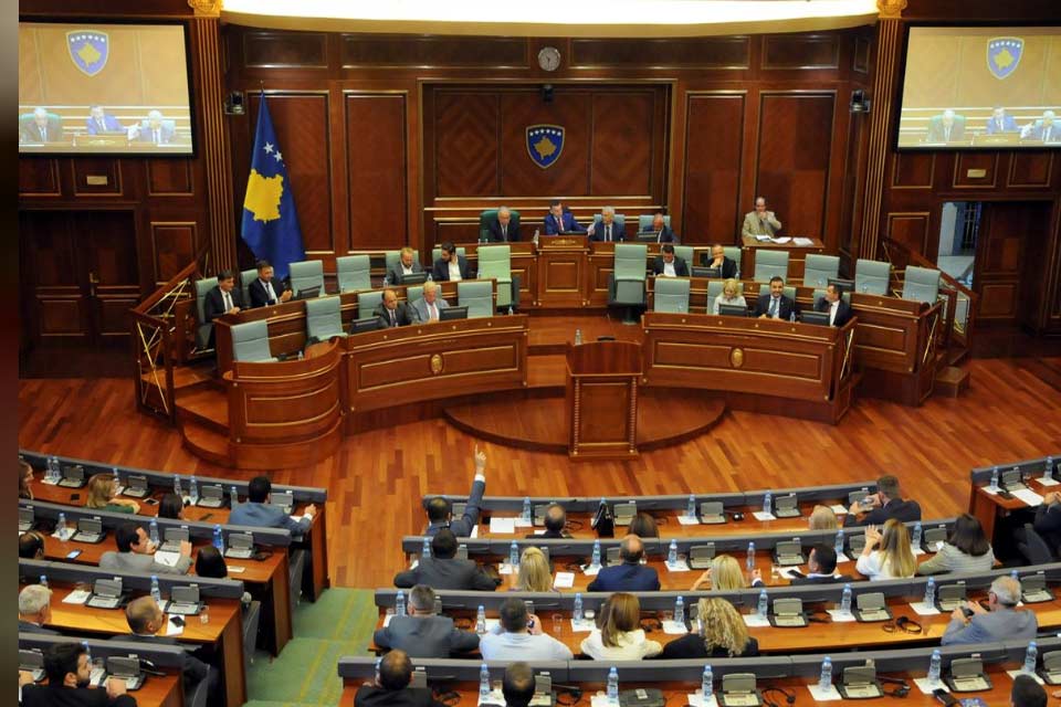 კოსოვოში დეპუტატებმა პარლამენტის დათხოვნას მხარი დაუჭირეს