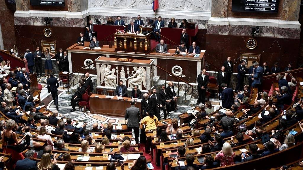 საფრანგეთის მთავრობა პარლამენტის წევრთა რაოდენობის 25 პროცენტით შემცირებას გეგმავს