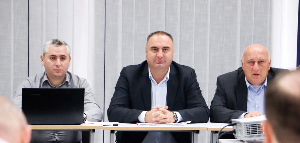 დევნილთა საკითხების შემსწავლელმა კომისიამ თბილისში ოჯახებისთვის ბინების გადაცემის საკითხზე მუშაობა დაიწყო