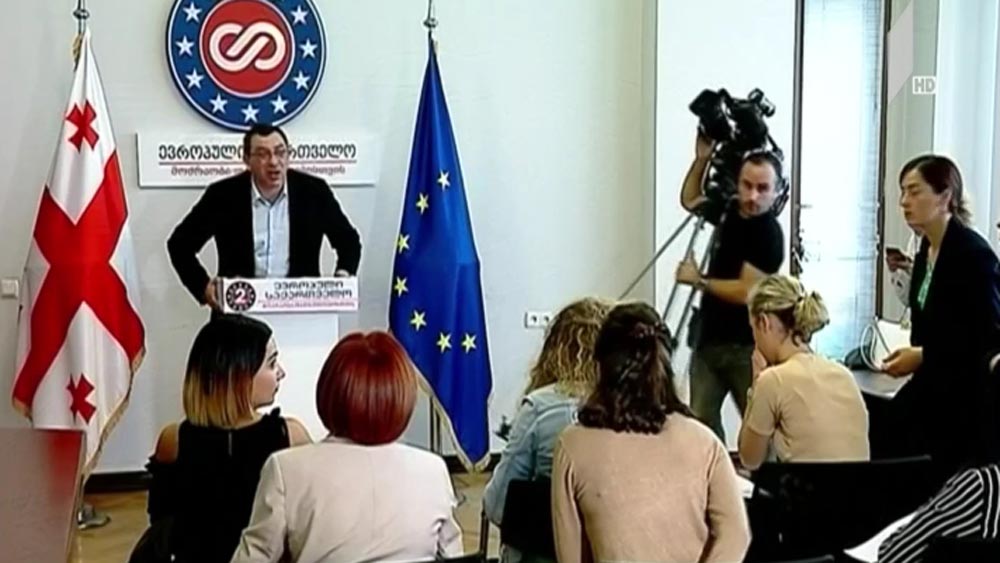 კოალიციური მთავრობა - დაპირისპირება პოლიტიკურ სპექტრში