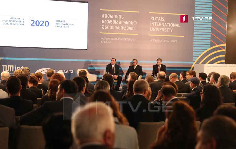 Nikoloz Çxetiani - Bidzina İvanişvilinin ailə üzvlərinin qərarı ilə, Kutaisi Beynəlxalq Universiteti və adron sürətləndiricisi layihəsi üçün ümumilikdə bir milyard avro ayrılacaq