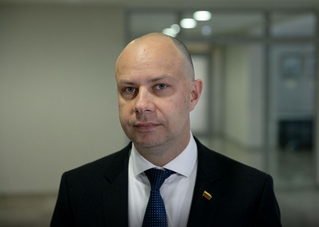ლიეტუვის ჯანდაცვის მინისტრმა ონკოდაავადებული პრემიერისადმი სოლიდარობის ნიშნად თავი გადაიპარსა