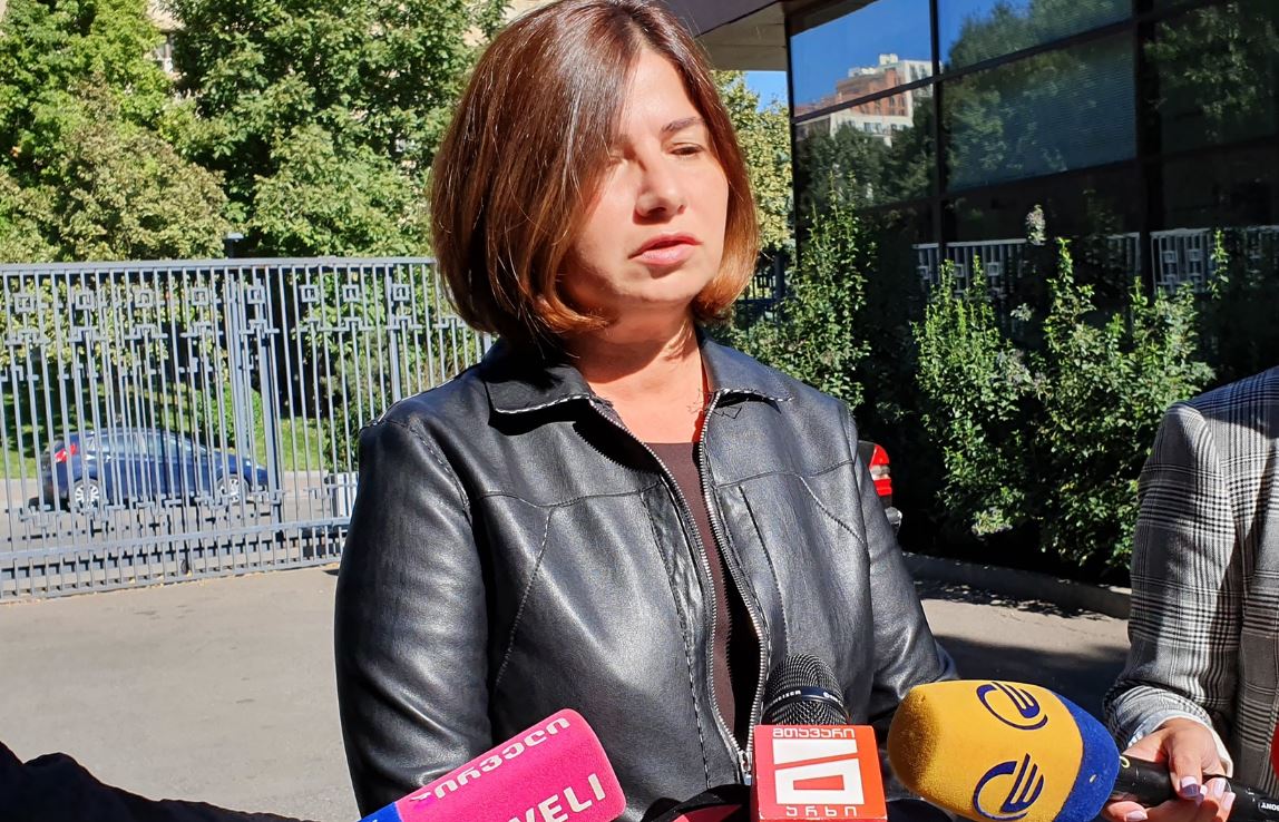 პრეზიდენტის მიერ მკვლელობაში მსჯავრდებულების შეწყალების ფაქტებზე დაწყებული გამოძიების ფარგლებში, ირმა ნადირაშვილი გამოიკითხება
