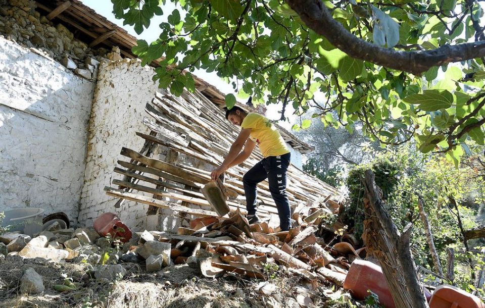 ძლიერი მიწისძვრის შესახებ ყალბი ინფორმაციის გავრცელების გამო, ალბანეთში ორი ჟურნალისტი დააკავეს