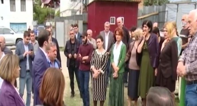 თორნიკე რიჟვაძე შუახევის მუნიციპალიტეტის სოფლების მოსახლეობას შეხვდა