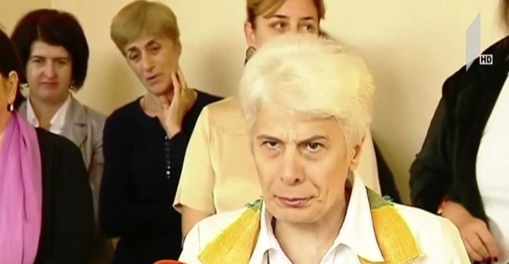 მუზეუმის თანამშრომლების მოთხოვნა