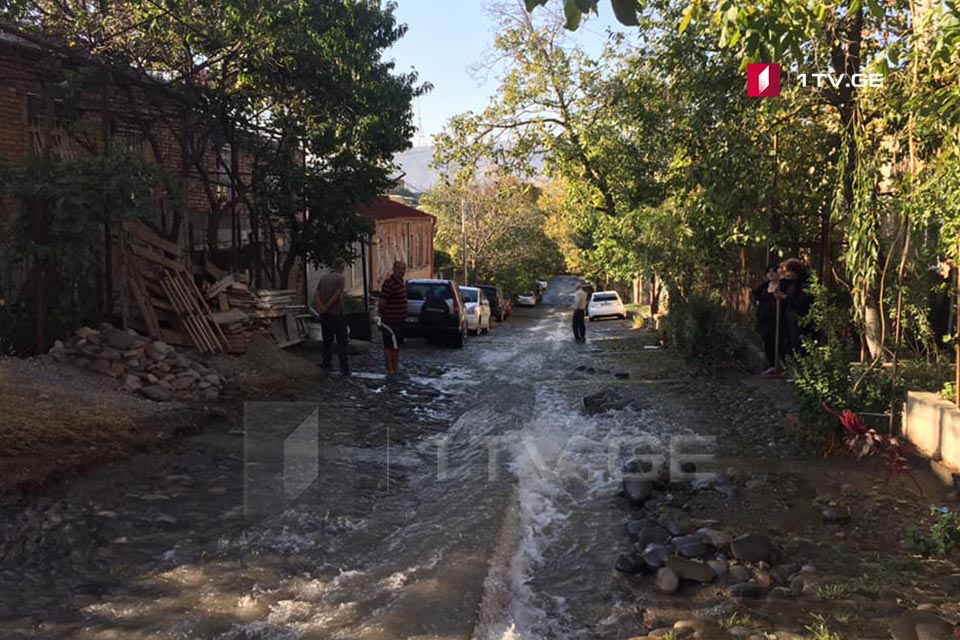 ნაძალადევის რაიონში წყლის მაგისტრალური მილის დაზიანების აღმოფხვრა 22:00 საათისთვის იგეგმება