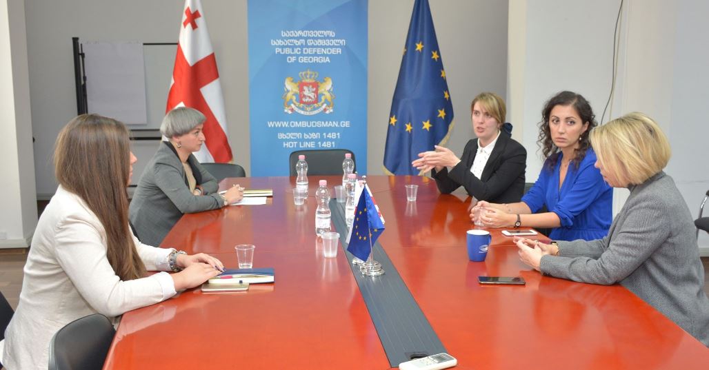 ნინო ლომჯარია თამთა თოდაძეს შეხვდა