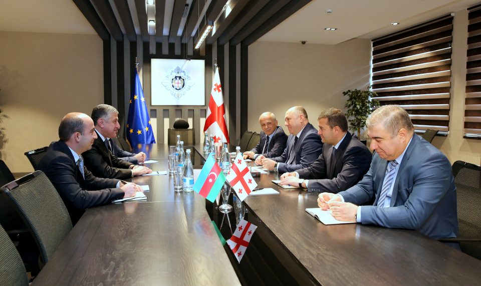 სახელმწიფო უსაფრთხოების სამსახურის უფროსი აზერბაიჯანის რესპუბლიკის ელჩს შეხვდა