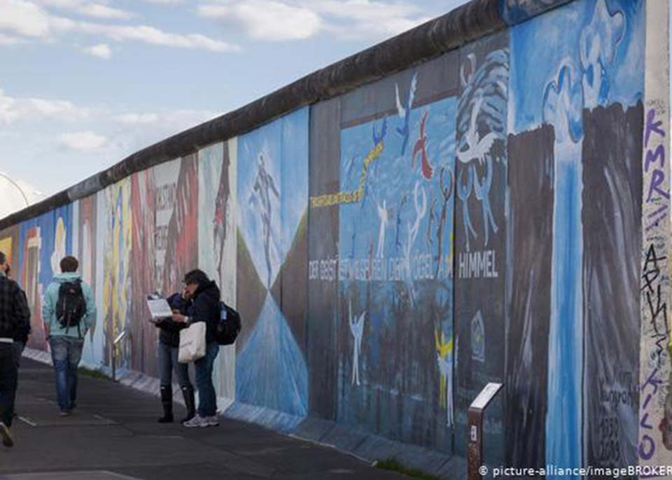 გერმანიის დედაქალაქში ბერლინის კედლის დანგრევის 30-ე წლისთავის აღსანიშნავი კვირეული დაიწყო
