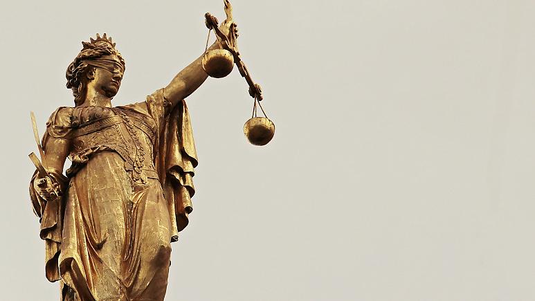 ევროკავშირის სასამართლო - პოლონეთმა მოსამართლეებისთვის საპენსიო ასაკის შემცირებით ევროკავშირის კანონმდებლობა დაარღვია