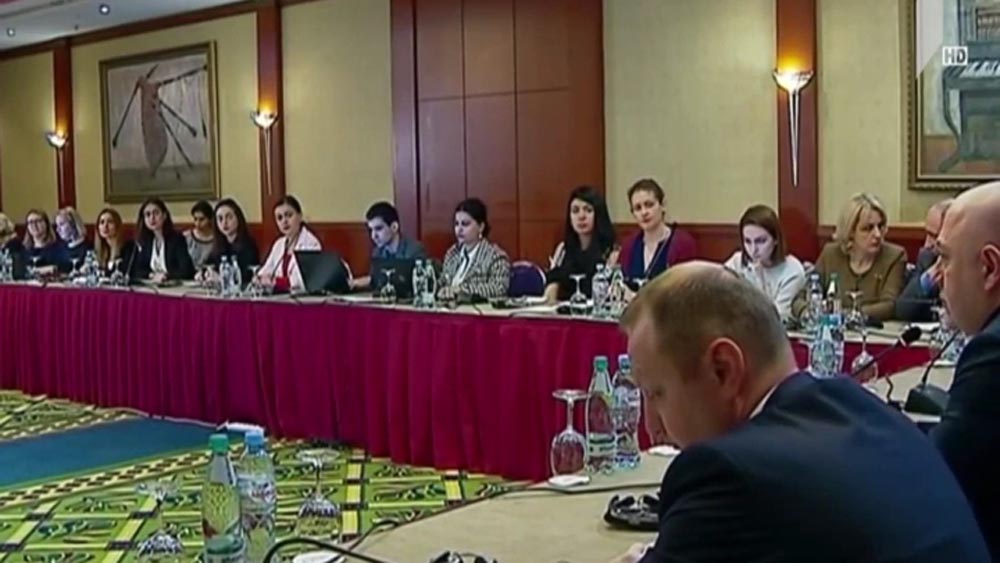 შრომის კოდექსის განხილვა