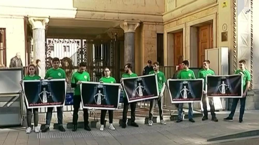 უვადო მოსამართლეობის კანდიდატების მოსმენა