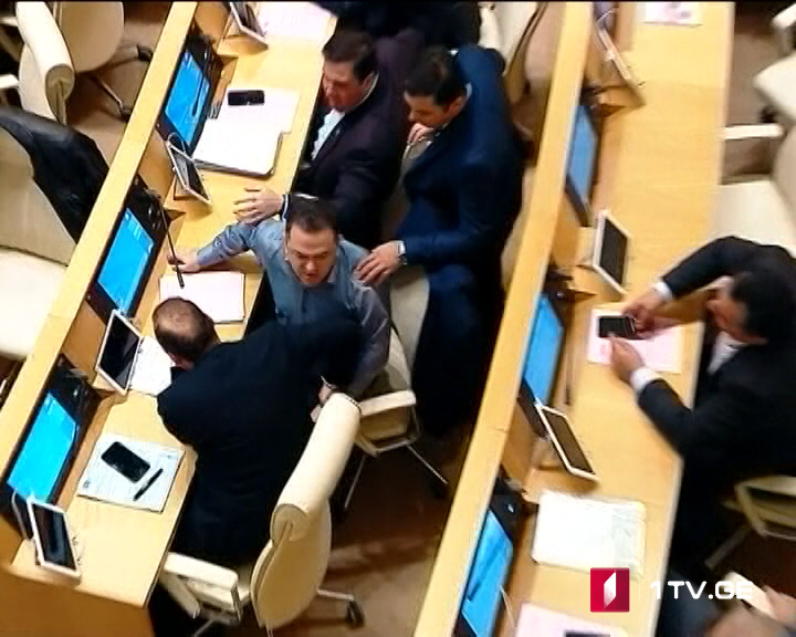 გედევან ფოფხაძე დაჩი ბერაიაზე - „ყველა წმინდა სალოცავს ვფიცავ, მოვუტ... „როჟას“