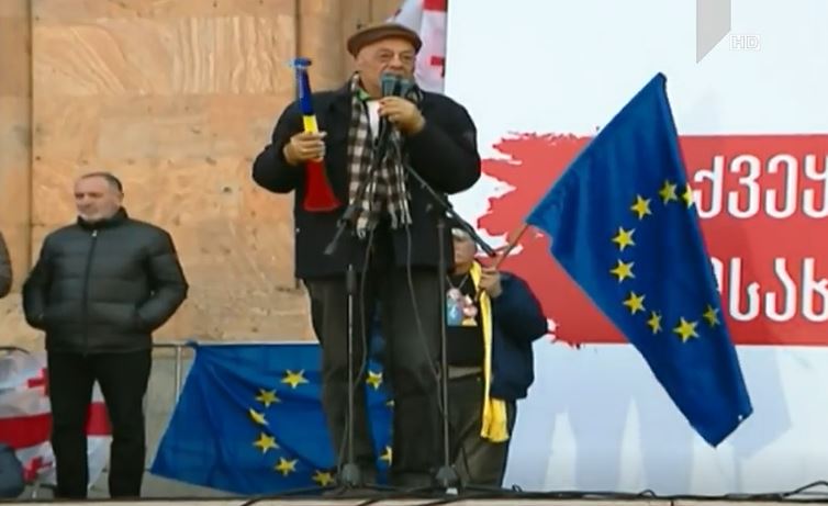 კოტე ყუბანეიშვილმა აქციაზე იმღერა