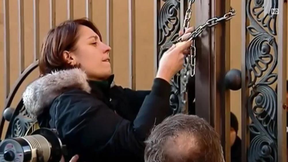 ვითარება პარლამენტის შენობასთან