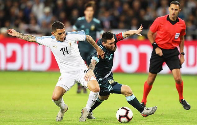 ლიონელ მესის შთამბეჭდავი ფინტი ურუგვაის წინააღმდეგ (ვიდეო)