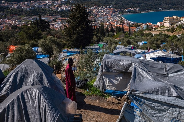 საბერძნეთის მთავრობა ლტოლვილთა სამი დიდი ბანაკის დახურვას გეგმავს