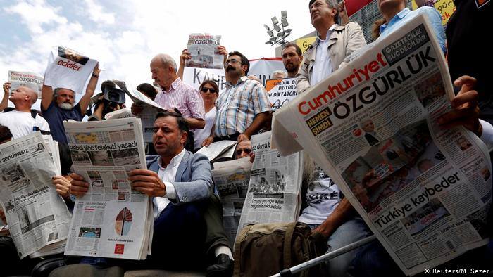 თურქეთის სასამართლომ გამოცემა „ჯუმჰურიეთის“ 12 ჟურნალისტის მიმართ გამამტყუნებელი განაჩენი ძალაში დატოვა