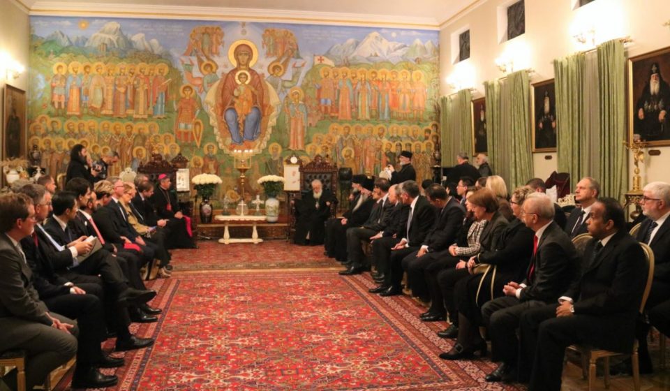 საპატრიარქო ილია მეორესთან შეხვედრაზე ელჩების განცხადებებს ავრცელებს - თქვენი მორალური ავტორიტეტით დაამსხვრიეთ ბოროტების ჭურჭელი, რაც საფრთხეს უქმნიდა თქვენს ერს