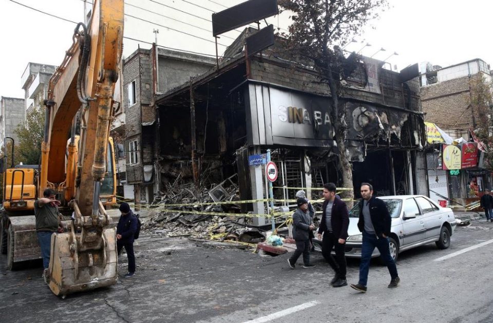 ირანის შინაგან საქმეთა მინისტრი აცხადებს, რომ ქვეყანაში არეულობის დროს დაახლოებით 731 ბანკსა და 140-მდე სამთავრობო შენობას წაუკიდეს ცეცხლი