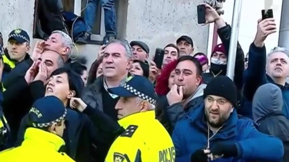 აქცია ეროვნულ ბიბლიოთეკასთან