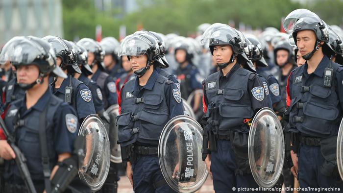 ჩინეთში დემონსტრანტებსა და პოლიციას შორის შეტაკება მოხდა, აქციის მონაწილეები რეკრეაციულ ზონაში კრემატორიუმის მშენებლობას აპროტესტებდნენ