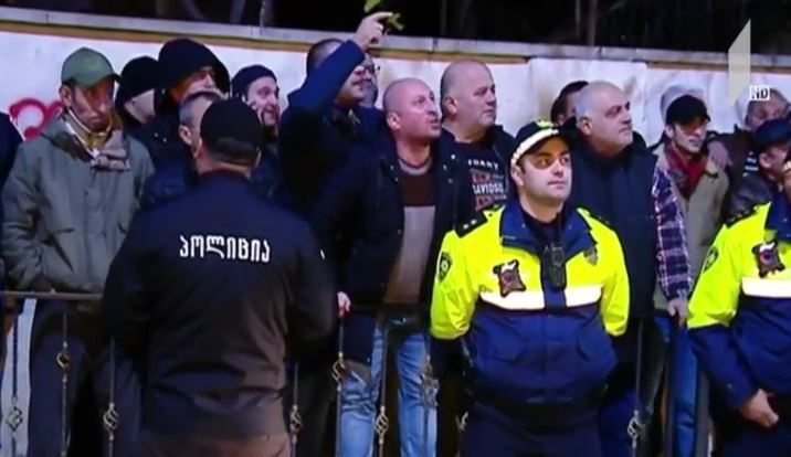 დაპირისპირება ქუთაისში, „ნაციონალური მოძრაობის“ ოფისთან