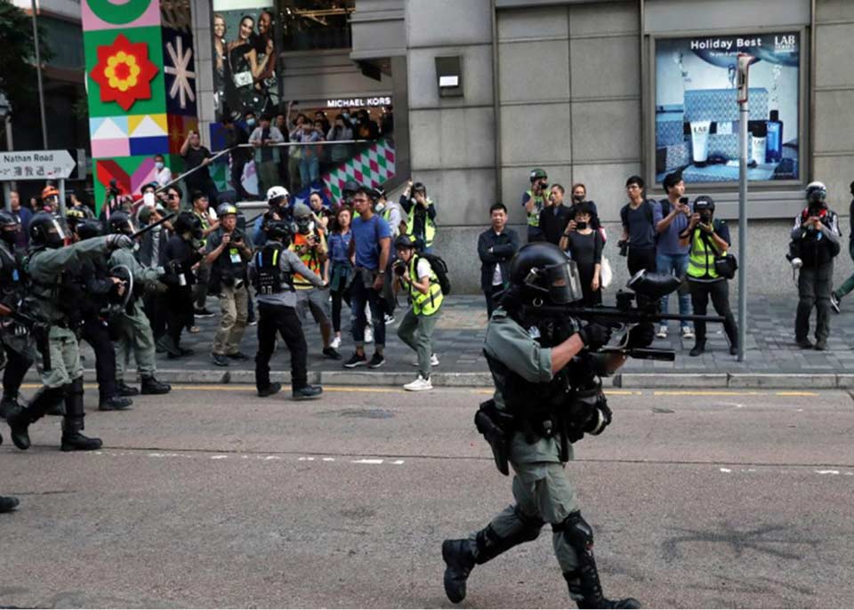 ჰონგ კონგში პოლიციამ დემონსტრანტების წინააღმდეგ ცრემლსადენი აირი გამოიყენა