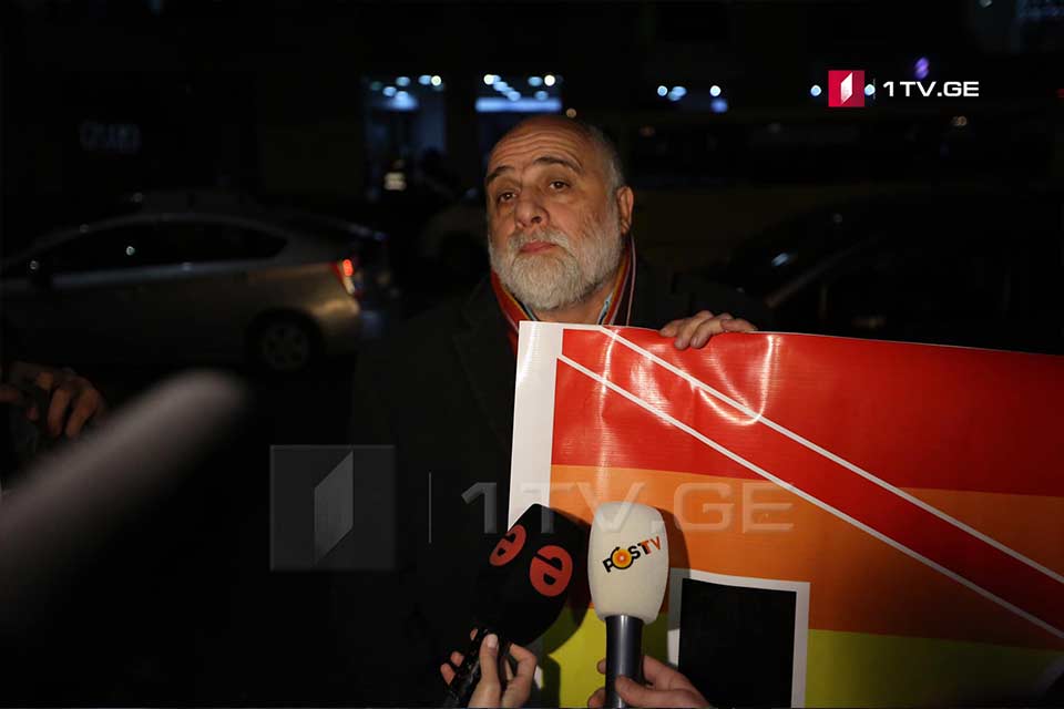 Гурaм Ҧaлaвaндишвили, идгылaҩцәa дрыцны, aкинотеaтр «Амирaни» aҧхьa aкциa мҩaҧигоит