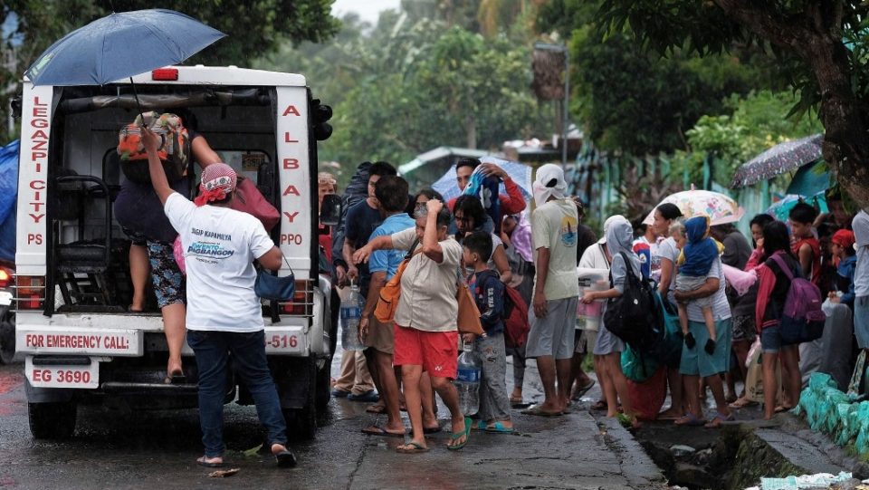 ფილიპინებში ტაიფუნის გამო, 200 000 ადამიანის ევაკუაცია განხორციელდა