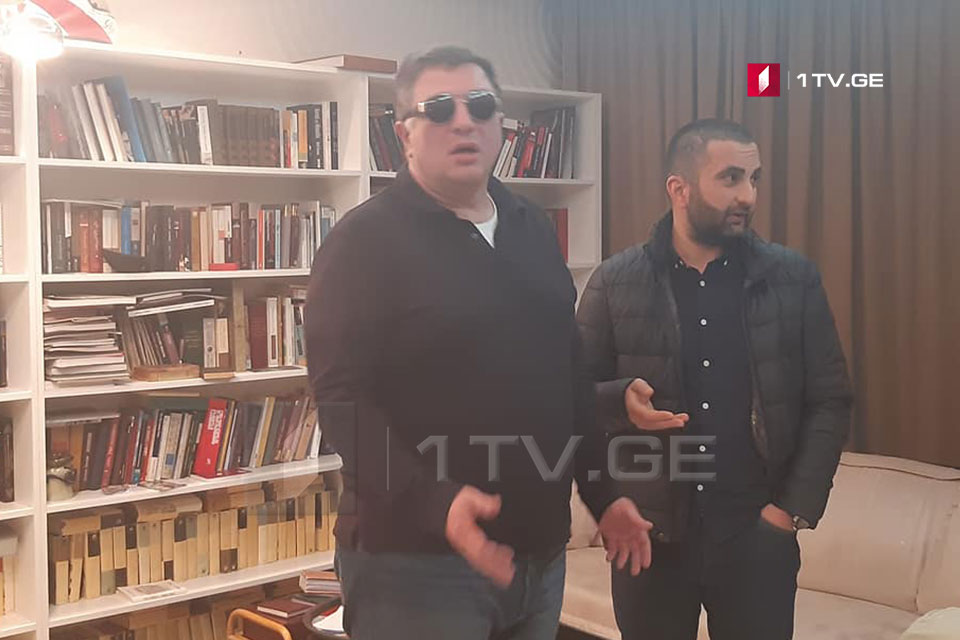 აეროპორტში მომხდარ ინციდენტზე გიგი უგულავას ბრალი ძალადობის მუხლით წარედგინა, გოკა გაბაშვილი დაზარალებულადაა ცნობილი